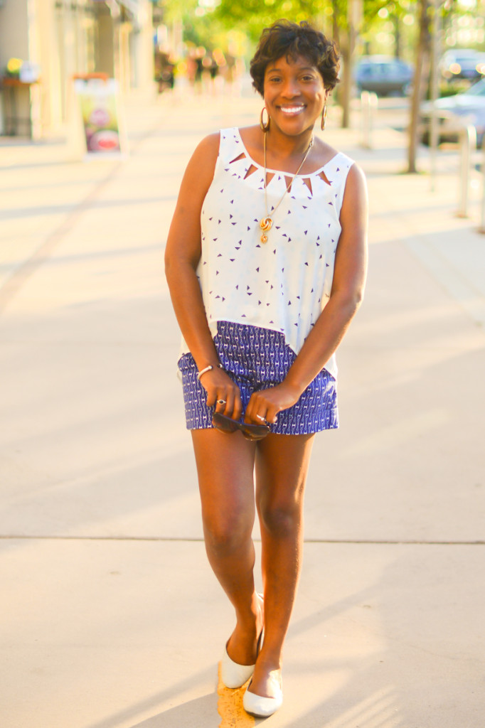 pattern mixing, blue and white - thrifting diva